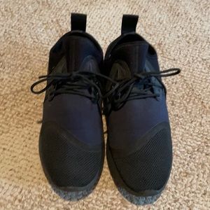 Black NIKE VT2 women’s sneaker